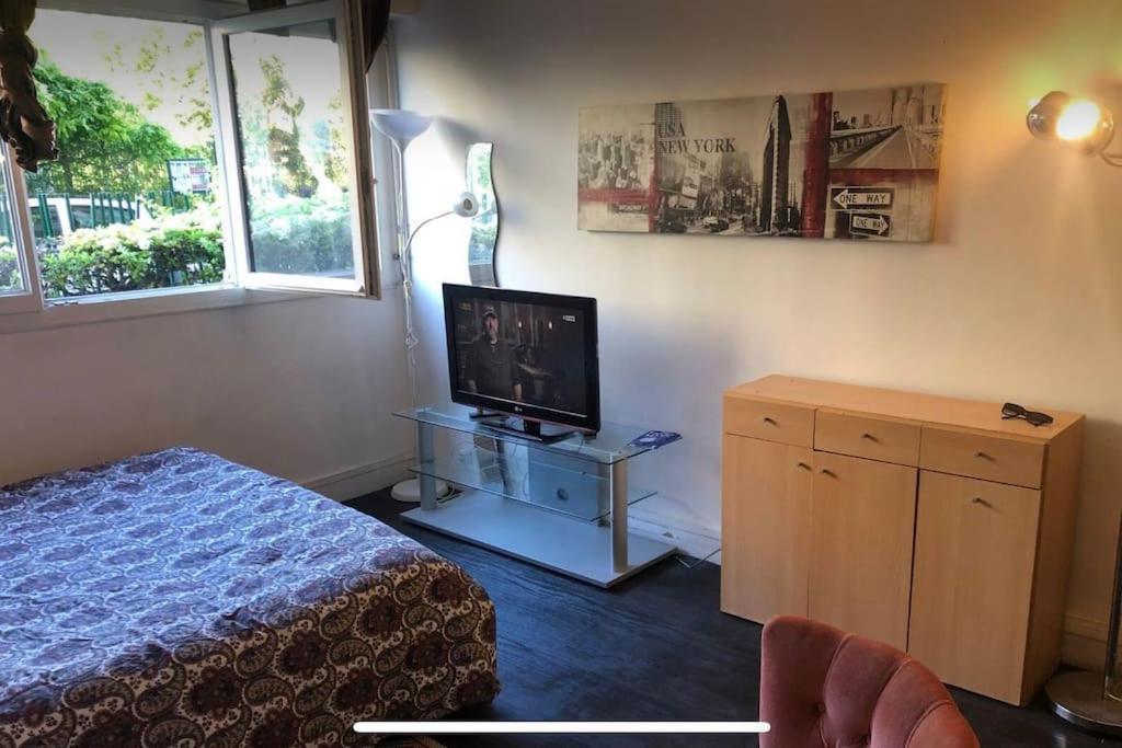Charming Studio At The Heart Of 14 Arrondissement Apartment Paris Luaran gambar
